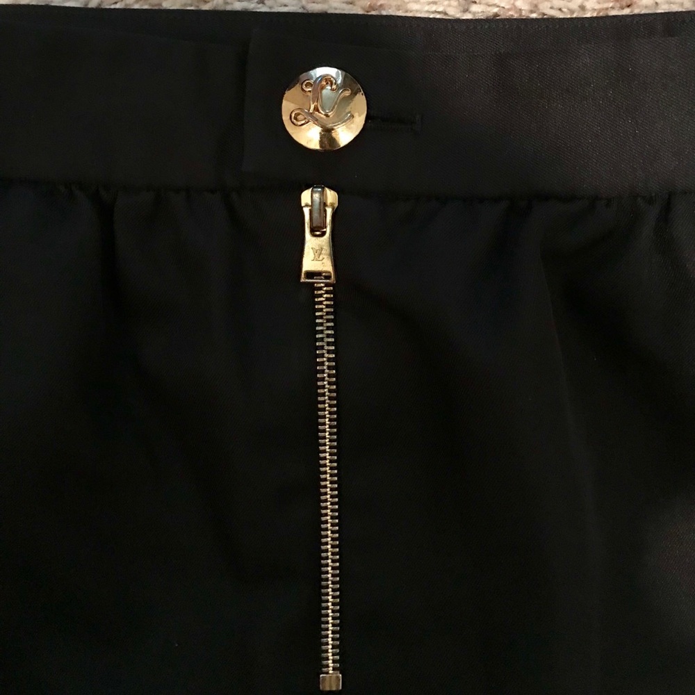 Louis Vuitton - Picture 3 of 5
